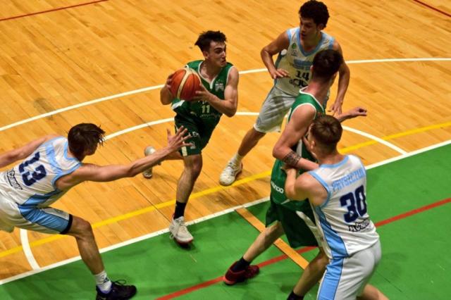 Marc�n, Abad y Bord�n marcaron el camino del jueves