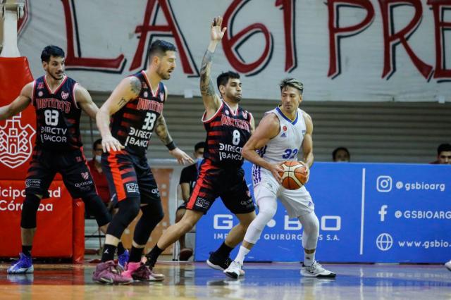 Reapareci� en escena