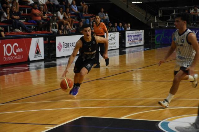 Respondi� el l�der