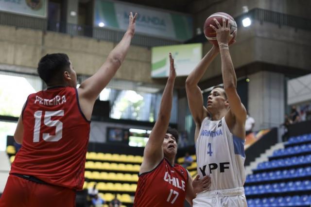 Cumpli� en ambos costados