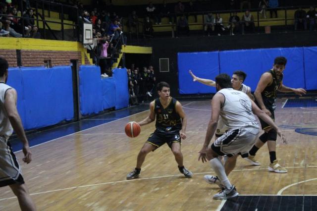 Tokio se adelant� afuera, el resto locales