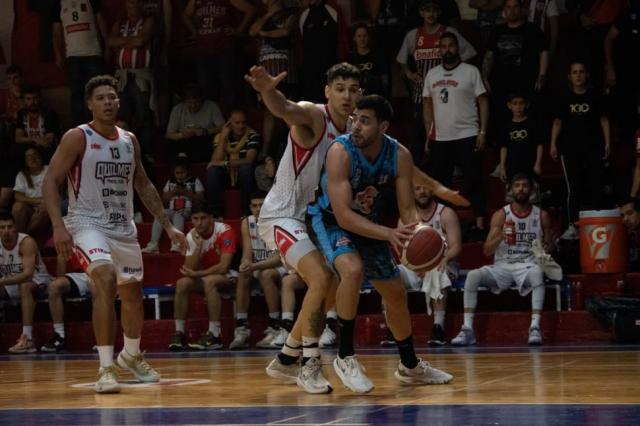 Lan�s y Racing por goleada, Quilmes con un triunfazo