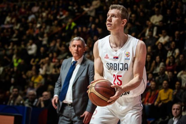 Serbia, el �ltimo pasajero al mundial