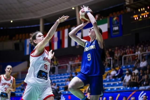 Choc� contra una pared