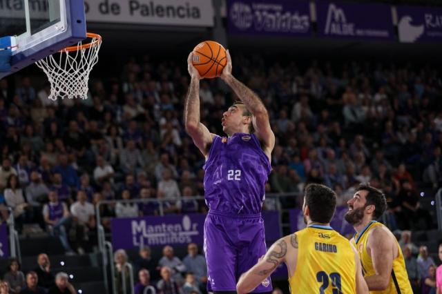 Primera FEB: Garino y Valinotti figuras, Corbal�n l�der