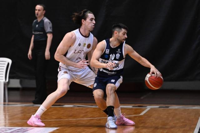 Sur - Grupo 1 y 2: Todo igualado en Lan�s, Viedma y Villa Mitre con boletos