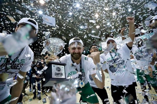 LA: La vuelta de Atenas