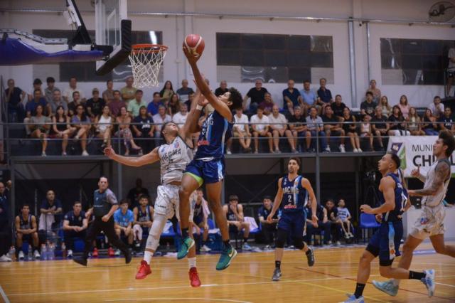 Sur A y B: Racing qued� solo en la cima, La Uni�n en racha