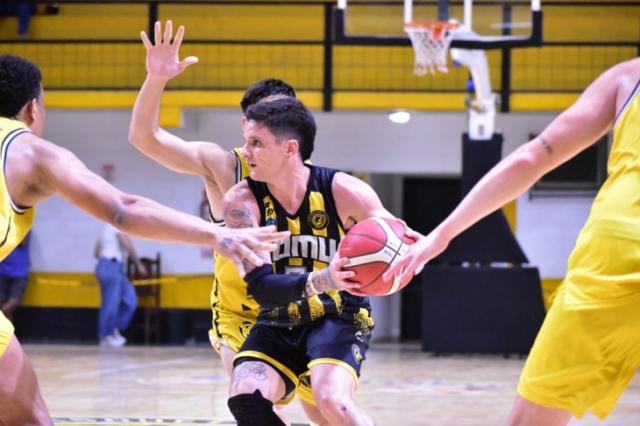 Norte B: Comunicaciones se hizo fuerte ante el l�der