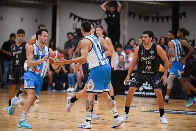 Sur A y B: Racing va por el uno, Pilar celebr� en casa