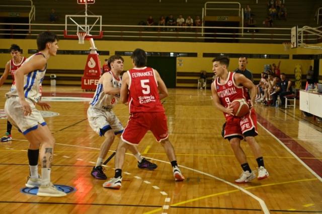 Independiente y Villa San Mart�n golpearon afuera