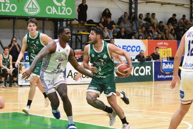 Comunicaciones y Barrio Parque meten presi�n