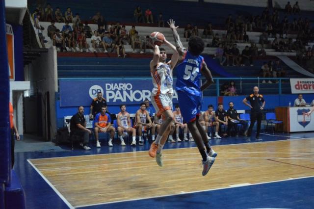 Villa San Mart�n e Independiente lo resolvieron en casa