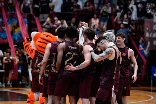 Lan�s y Deportivo Viedma con contundencia