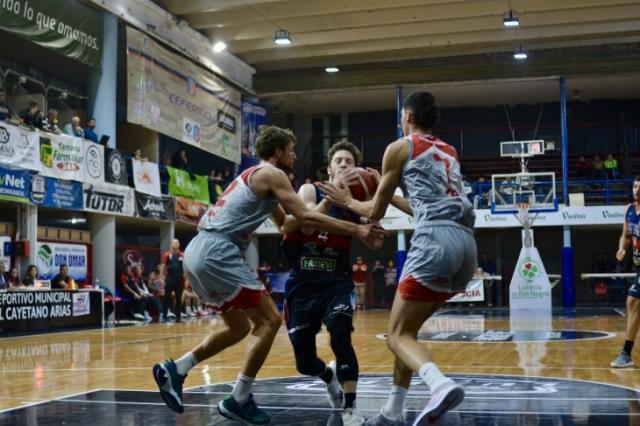Viedma a semis, Gimnasia forz� el quinto