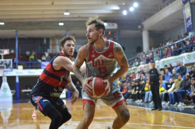 Viedma a semis, Gimnasia forz� el quinto