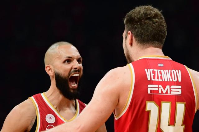 Primer duelo para Olympiacos