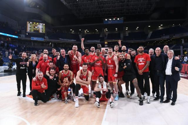 Olympiacos y Vildoza siguen en carrera