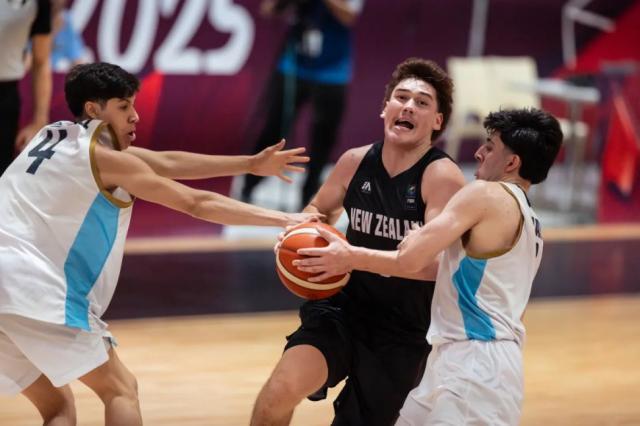 Duro golpe en el inicio