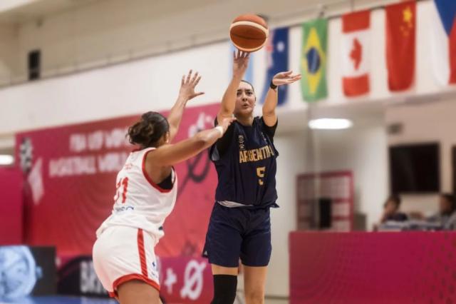 Pele� con sus armas