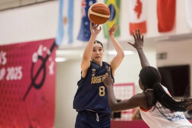 Pele� con sus armas