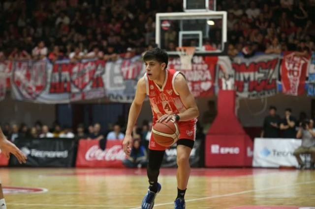 Uno que se va, otro que vuelve