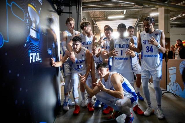 Finlandia sigue pisando fuerte