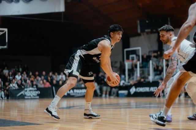 Pico FC dio un paso firme y qued� match-point