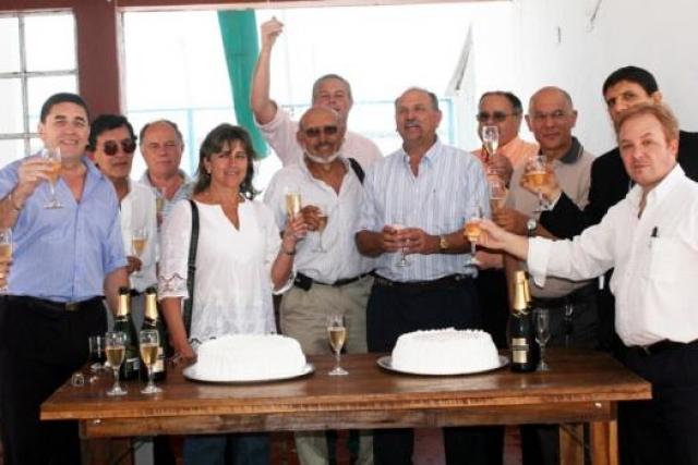 Regatas cumpli� a�os