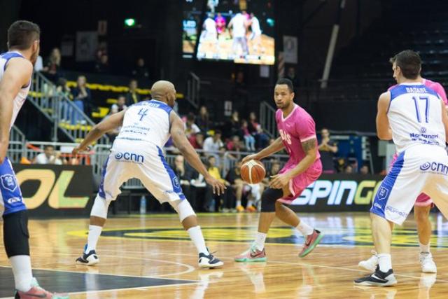 Obras volvi� a sufrir, pero gan�