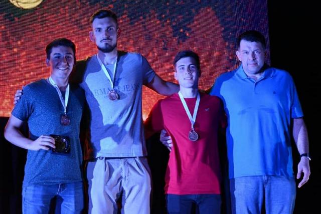 Lanus cierra en menores y lidera en el Federal