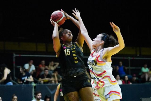 Obras lo resolvi� f�cil ante Rocamora