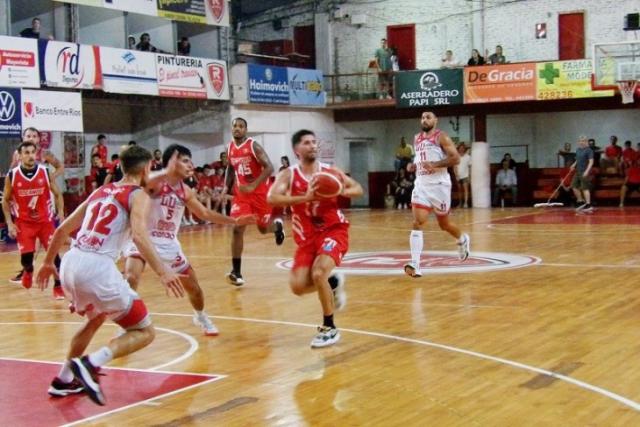 �Qui�n lo para al santiague�o?