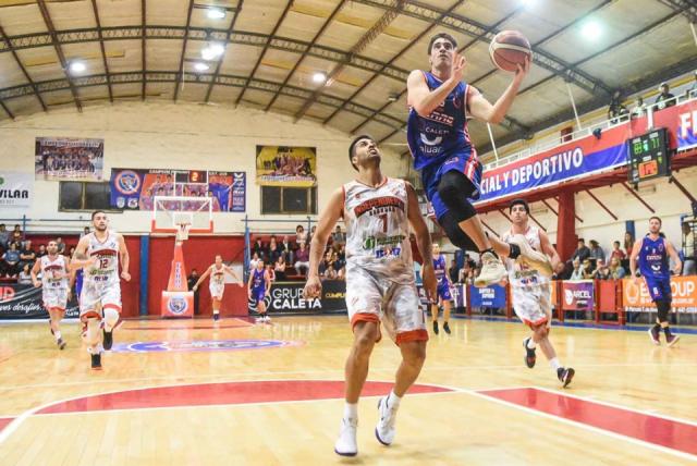 Independiente sin festejos afuera y con alegr�as en menores