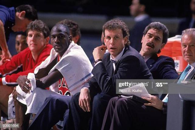 Doug Collins, el coach que cambi� la mentalidad de los Bulls