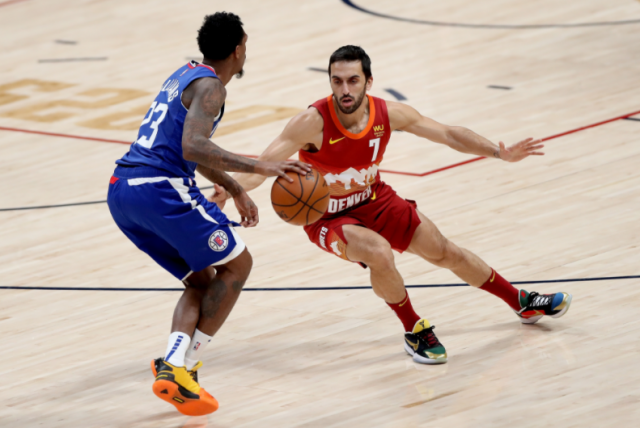 Denver contin�a en deuda