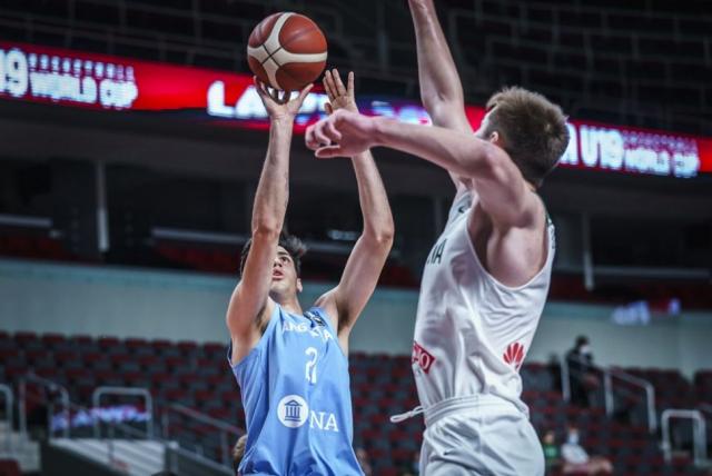 Tan cerca, tan lejos