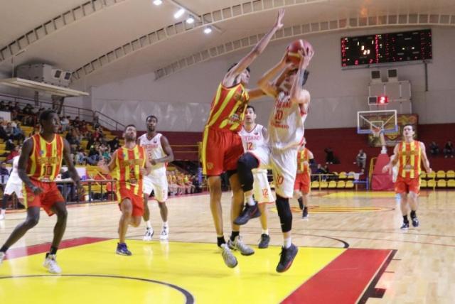 Goleada, suple y primer �xito en el Norte