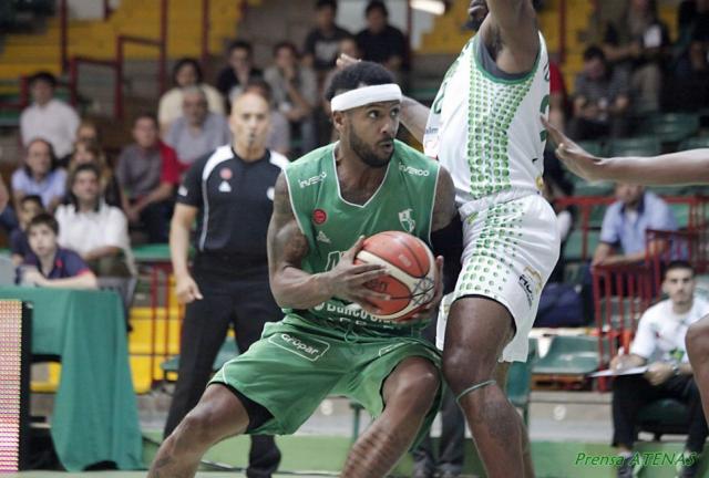 Atenas cort� la mala racha