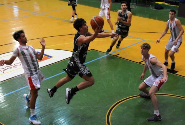 Araujo y Konaszuk se adue�aron del domingo