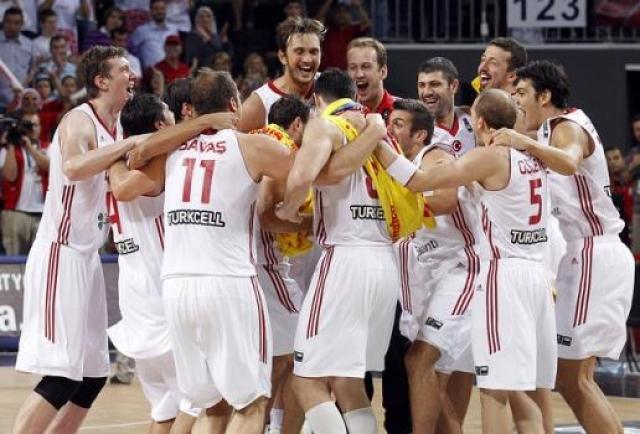 Serbia y Turqu�a la primera semifinal