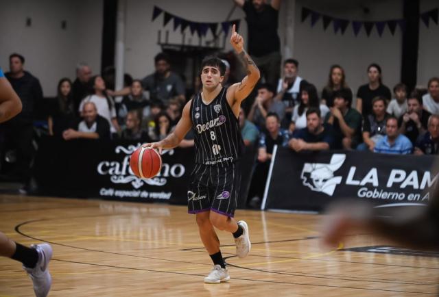 Racing (Ch) y Pico lucharon en el comienzo