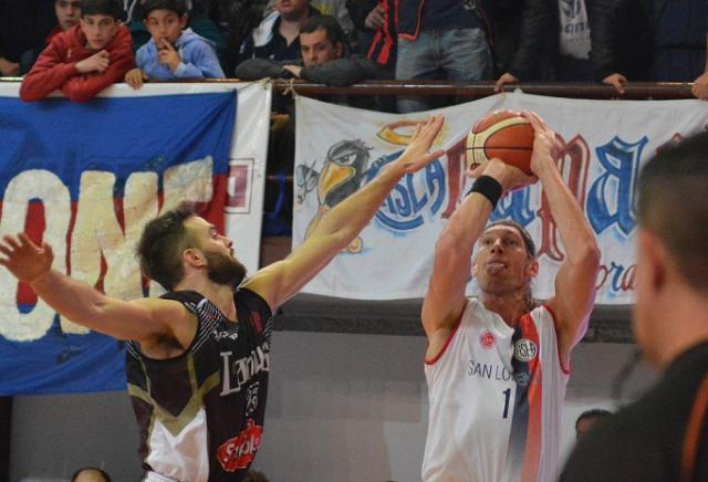 Un Cicl�n hizo volar a Lan�s