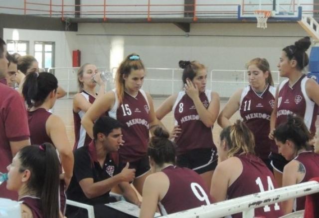 Mendoza, el �ltimo campe�n, debut� con triunfo en el Argentino