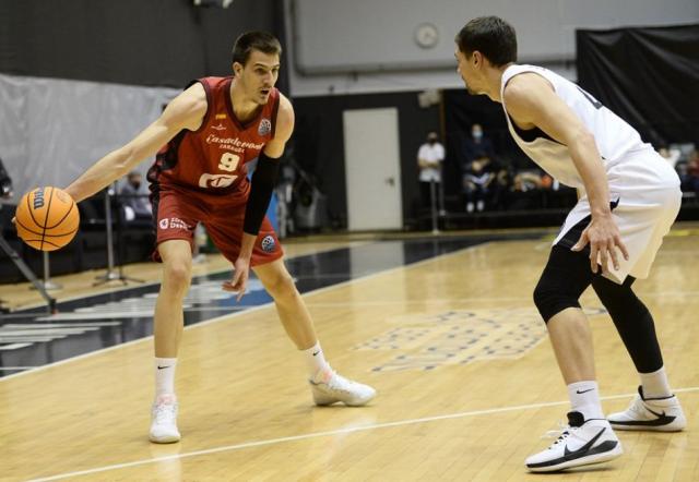 Liderazgo y clasificaci�n para Zaragoza