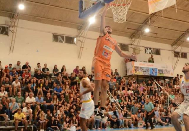 Se agigant� en casa