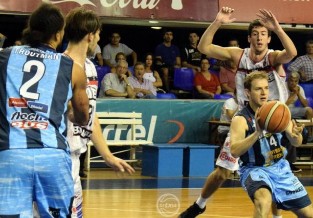 Con los remos a toda m�quina