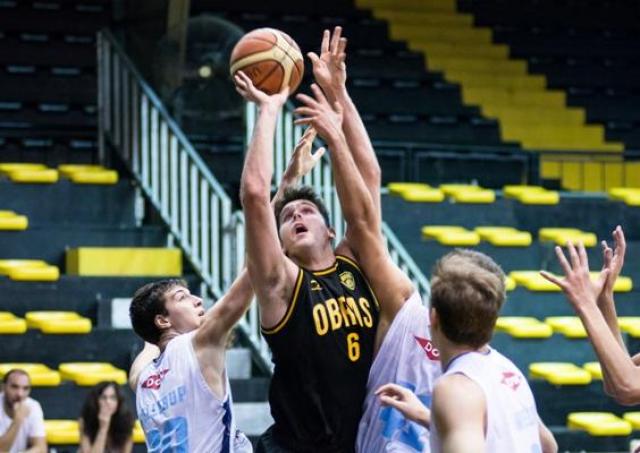 Bah�a se sigue luciendo