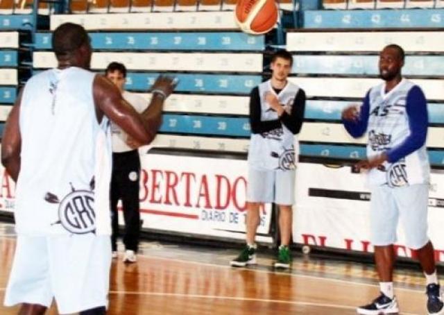 Regatas venci� esta ma�ana a San Mart�n