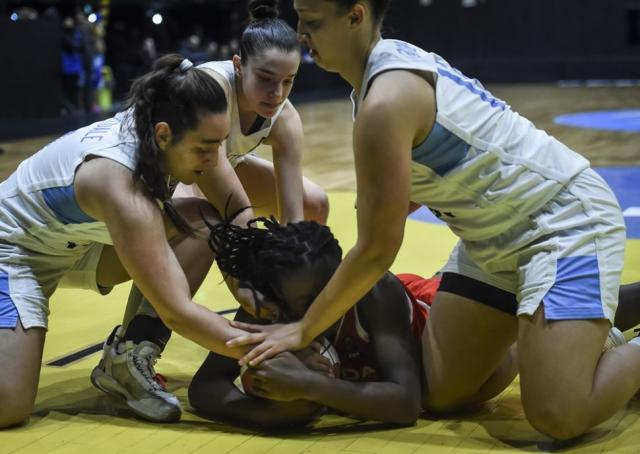 Argentina cay� ante Canad� y va por el bronce ante Brasil